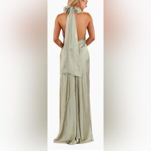 Lisa Maxi Dress in Moss Green Luxe Satin
Show Me Your Mumu medium
